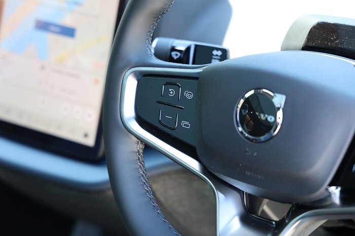 2025 Volvo EX30 Cross Country