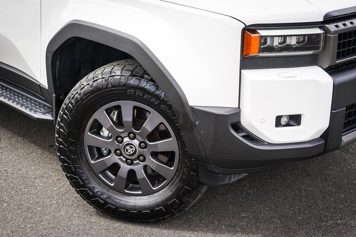 2025 Toyota PRADO