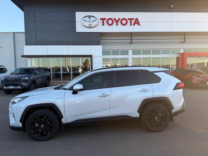 2024 Toyota Rav4 Hybrid Cruiser AWD White