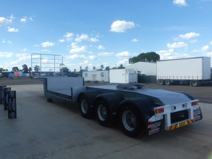 2000 Maxitrans 12 Pallet Dropdeck A Trailer