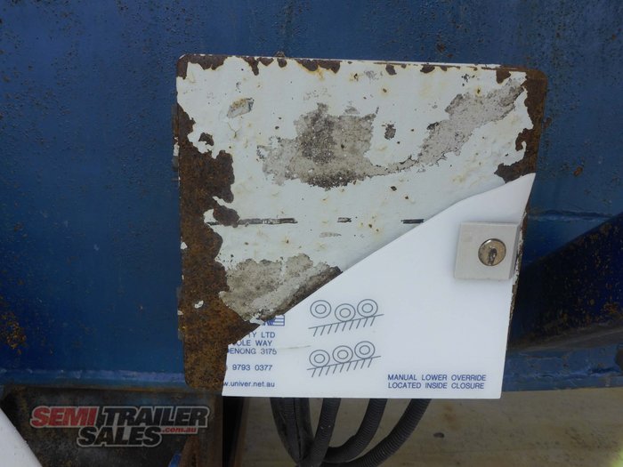 2008 Barker Chip Bin B Double Set Platform Tippers