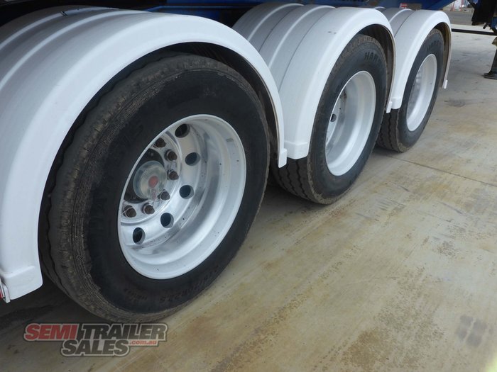 2008 Barker Chip Bin B Double Set Platform Tippers