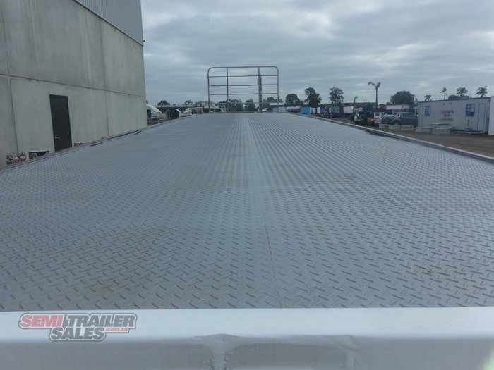2013 Krueger 22 Pallet Flat Top