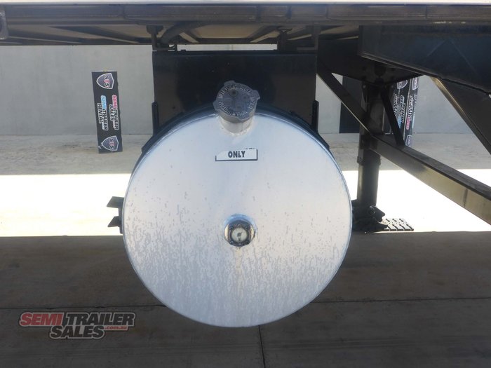 2005 Maxitrans 22 Pallet Bogie Refrigerated Pantech