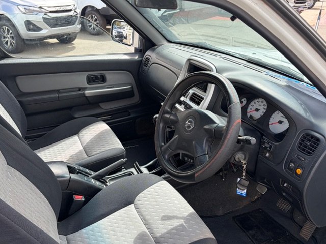 2008 Nissan Navara ST-R D22 MY08 White