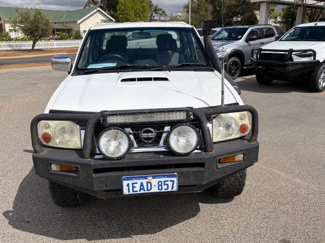 2008 Nissan Navara ST-R D22 MY08 White