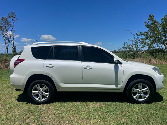 2011 TOYOTA RAV4 CV