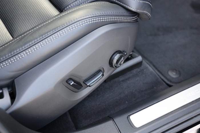 2024 Volvo XC60 Recharge T8 Black Edition Plug-In Hybrid