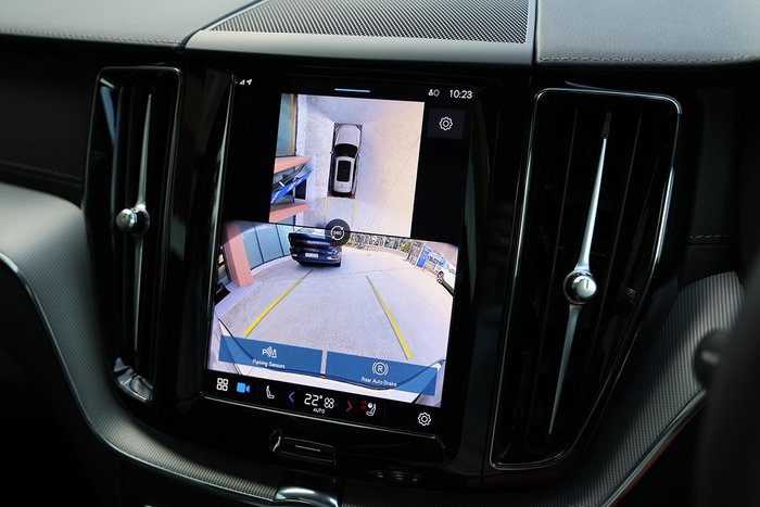 2024 Volvo XC60 Recharge T8 Black Edition Plug-In Hybrid