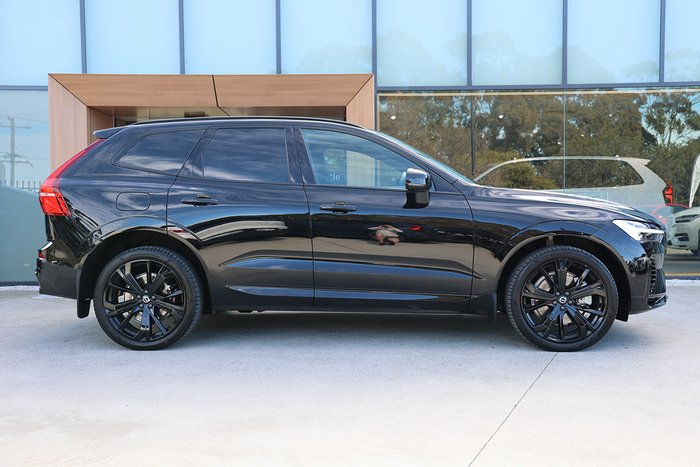 2024 Volvo XC60 Recharge T8 Black Edition Plug-In Hybrid