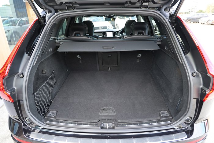 2024 Volvo XC60 Recharge T8 Black Edition Plug-In Hybrid