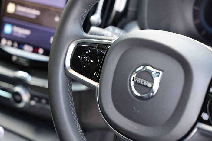 2024 Volvo XC60 Recharge T8 Black Edition Plug-In Hybrid