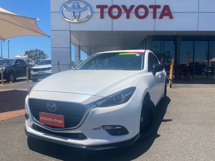 2016 MAZDA MAZDA3