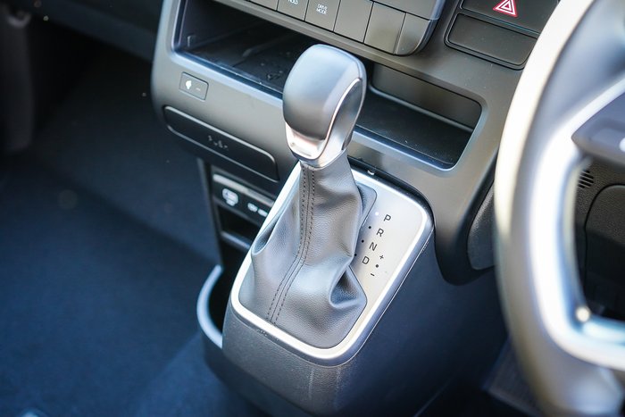 2025 Hyundai STARIA 