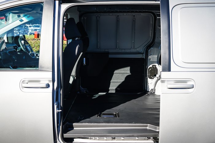 2025 Hyundai STARIA 