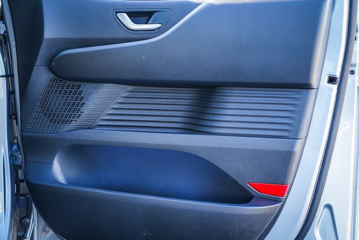 2025 Hyundai STARIA 