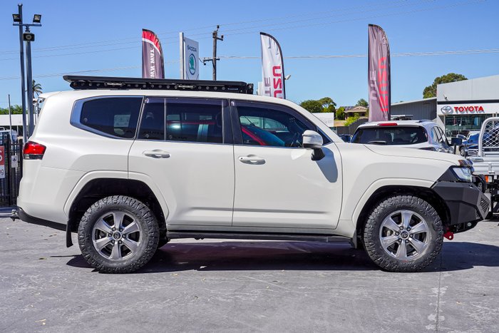 2022 Toyota Landcruiser VX