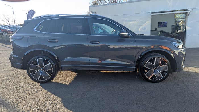 2026 VOLKSWAGEN Tiguan