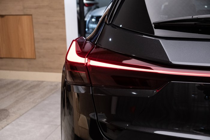 2024 Lexus UX300E Sports Luxury 71.4 kWh Li-ion batt Automatic SUV