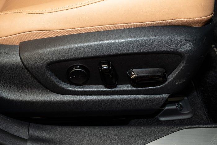 2024 Lexus UX300E Sports Luxury 71.4 kWh Li-ion batt Automatic SUV