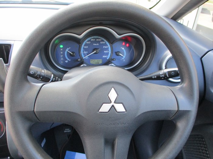 2005 Mitsubishi Colt LS RG Red