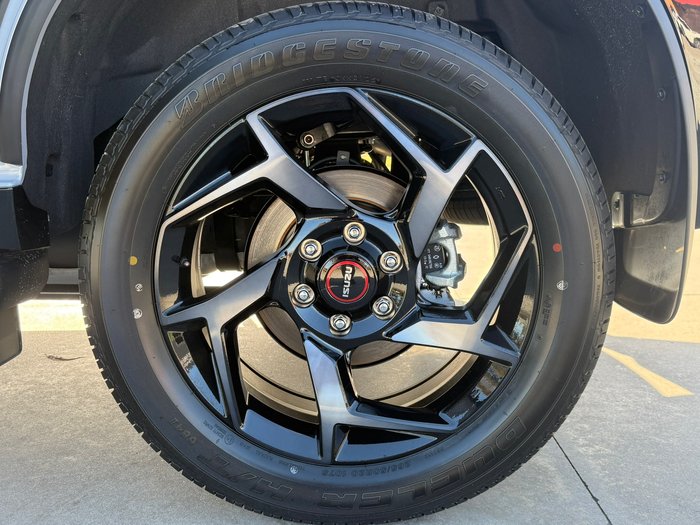 2025 Isuzu MU-X X-TERRAIN