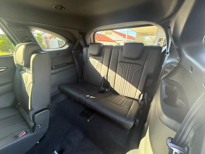 2025 Isuzu MU-X X-TERRAIN