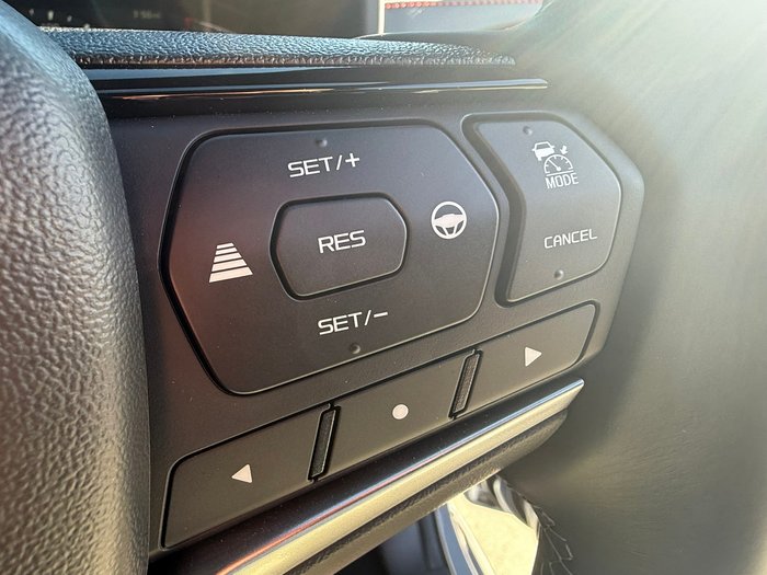 2025 Isuzu MU-X X-TERRAIN