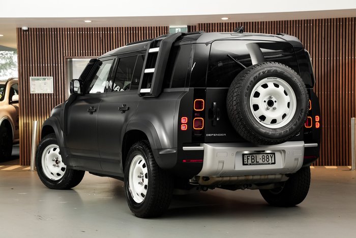2023 Land Rover Defender 110 P300