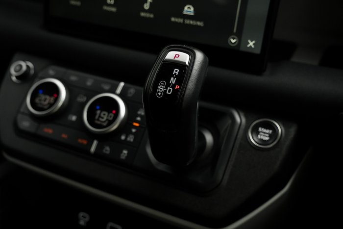 2023 Land Rover Defender 110 P300