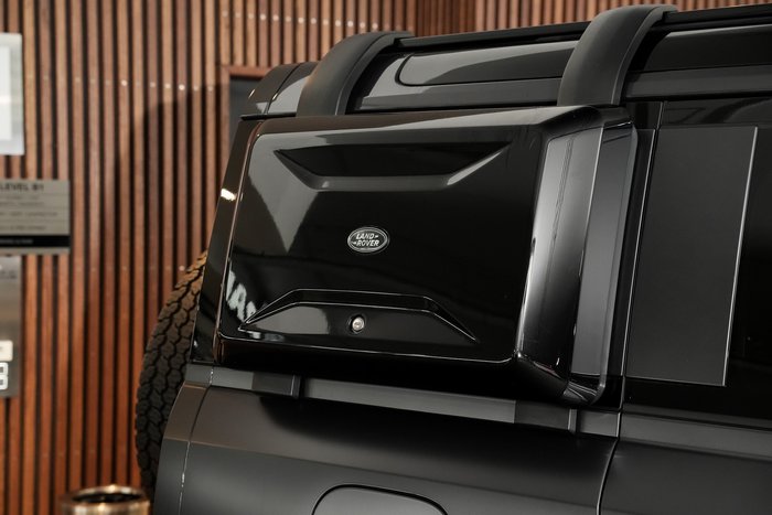 2023 Land Rover Defender 110 P300