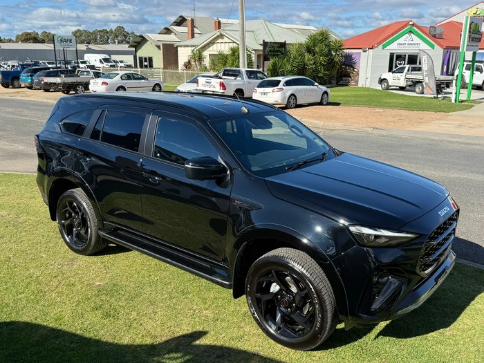 2026 Isuzu MU-X X-TERRAIN