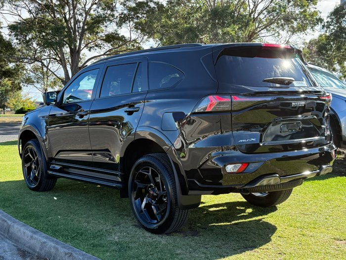 2026 Isuzu MU-X X-TERRAIN