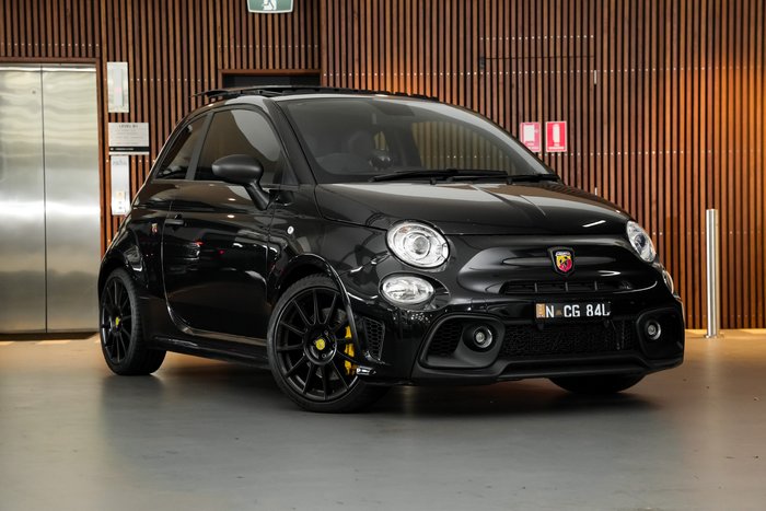 2022 Abarth 695