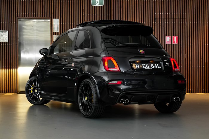 2022 Abarth 695 Competizione