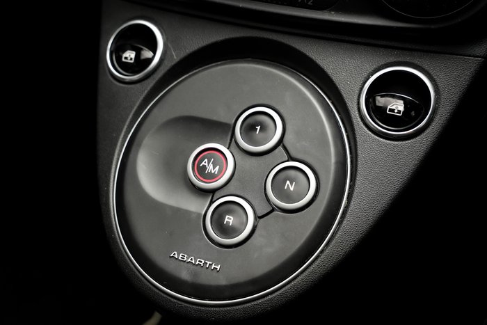 2022 Abarth 695 Competizione