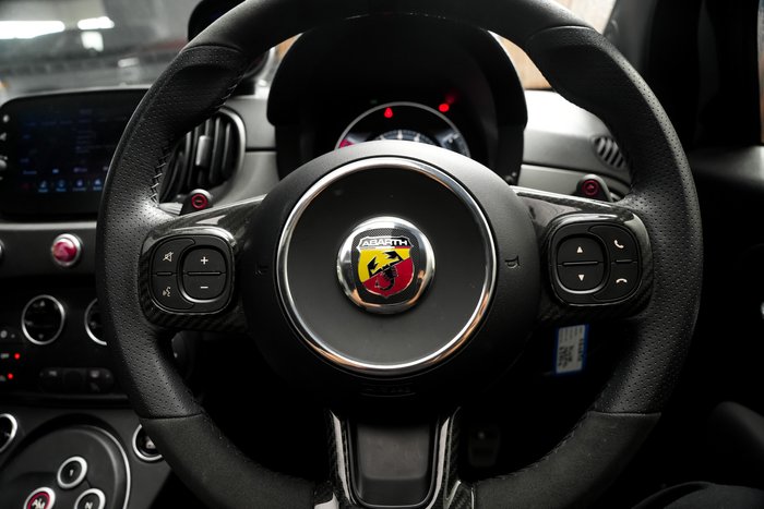 2022 Abarth 695 Competizione