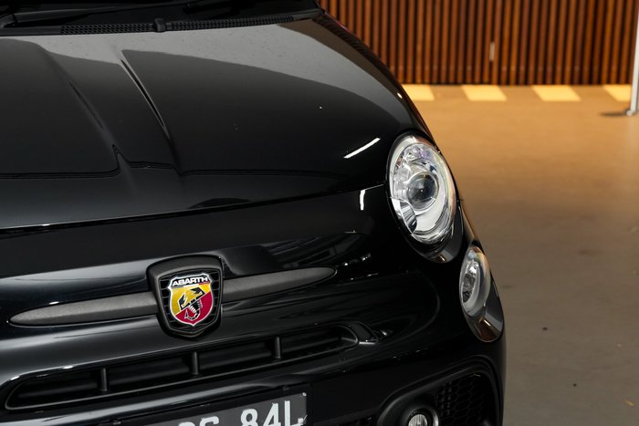 2022 Abarth 695 Competizione