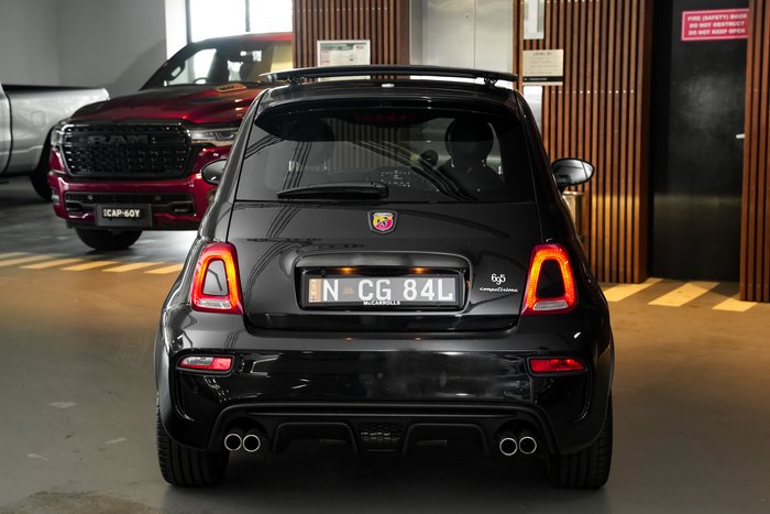2022 Abarth 695 Competizione