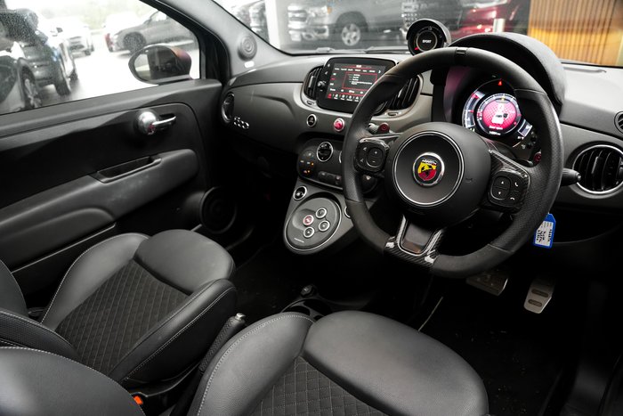 2022 Abarth 695 Competizione