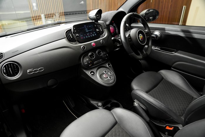 2022 Abarth 695 Competizione