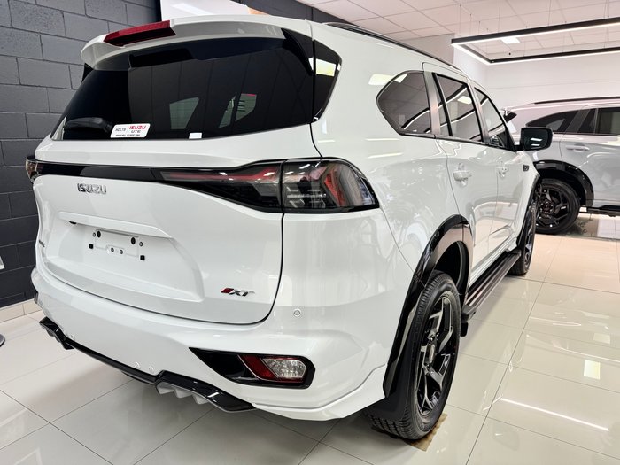 2026 ISUZU MU-X XT