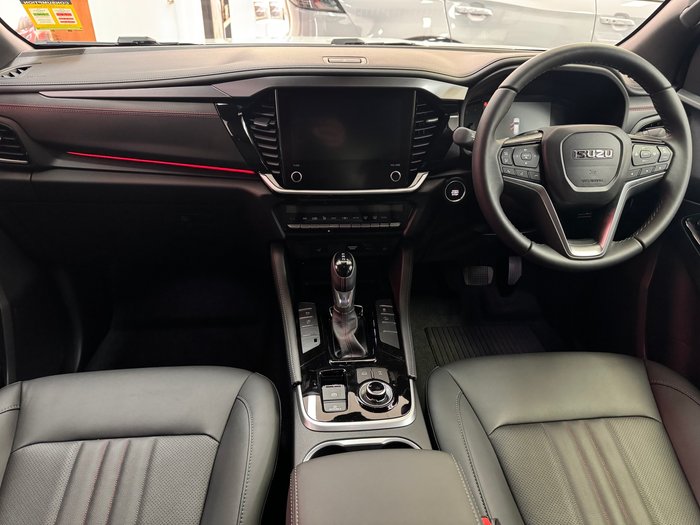 2026 ISUZU MU-X XT