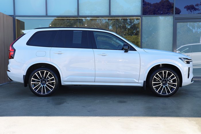 2025 Volvo XC90 Ultra T8 Plug-In Hybrid