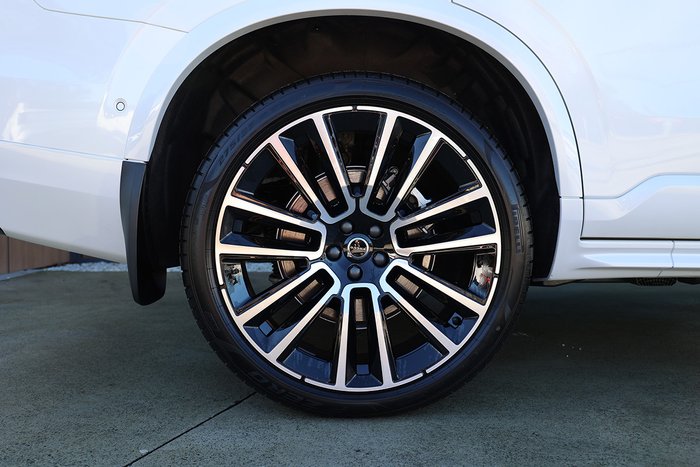 2025 Volvo XC90 Ultra T8 Plug-In Hybrid