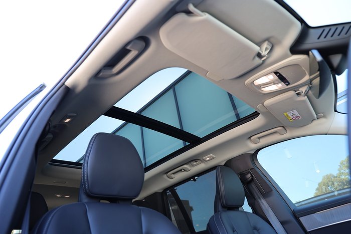 2025 Volvo XC90 Ultra T8 Plug-In Hybrid