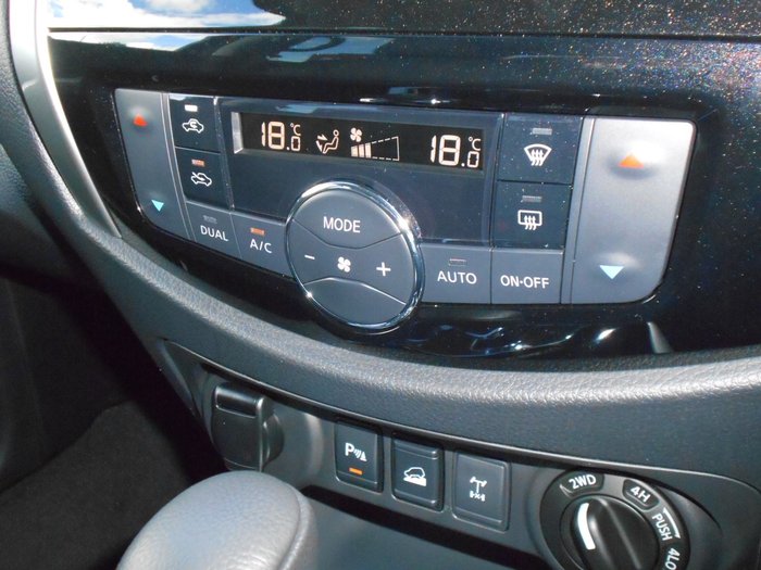 2025 Nissan Navara ST-X