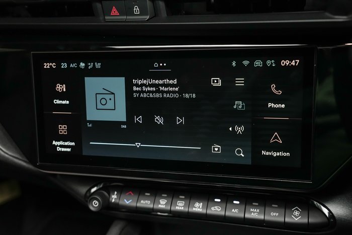 2025 Alfa Romeo Junior Ibrida