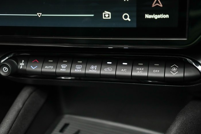 2025 Alfa Romeo Junior Ibrida