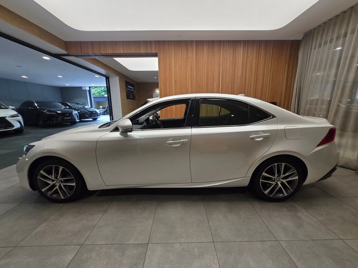 2018 Lexus IS300 Luxury 2.0L Turbo Automatic Sedan